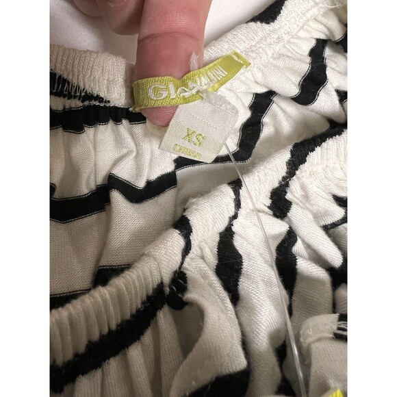 0092) NWT $49‎ Gianni Bini Top Blouse Crop Shirt Size Xsmall New Black White - Picture 7 of 9